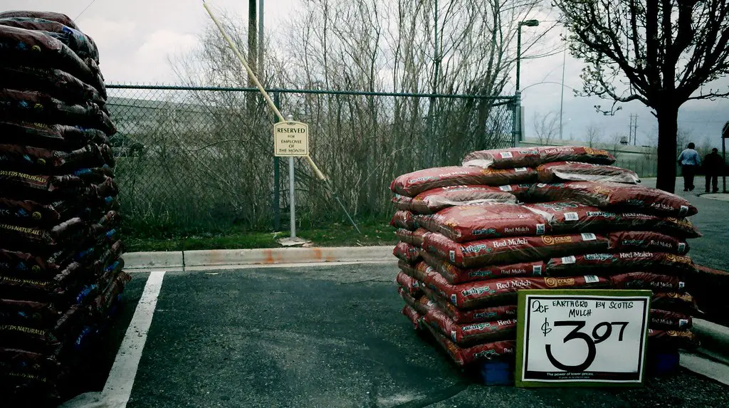 How Many Bags of Mulch Are on a Pallet
